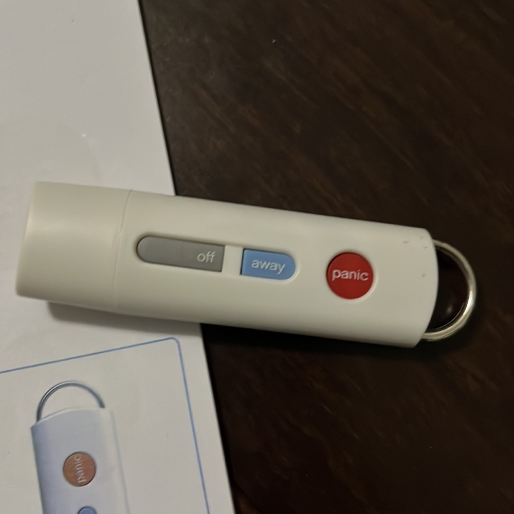 SimpliSafe security system - Picture 7 of 9